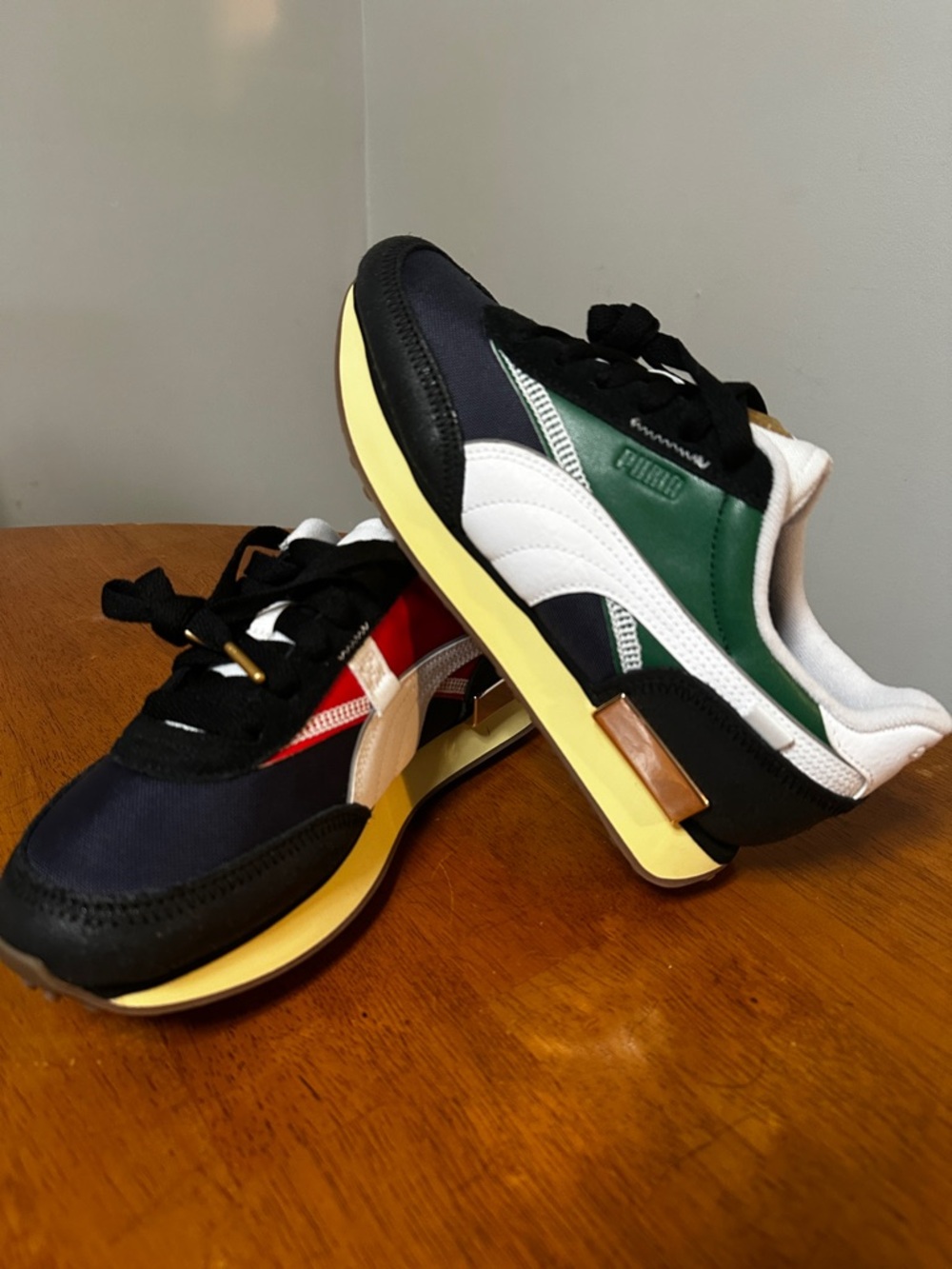 Puma Navy, Green, White & Red Retro Runner Sneakers women’s size 7.5